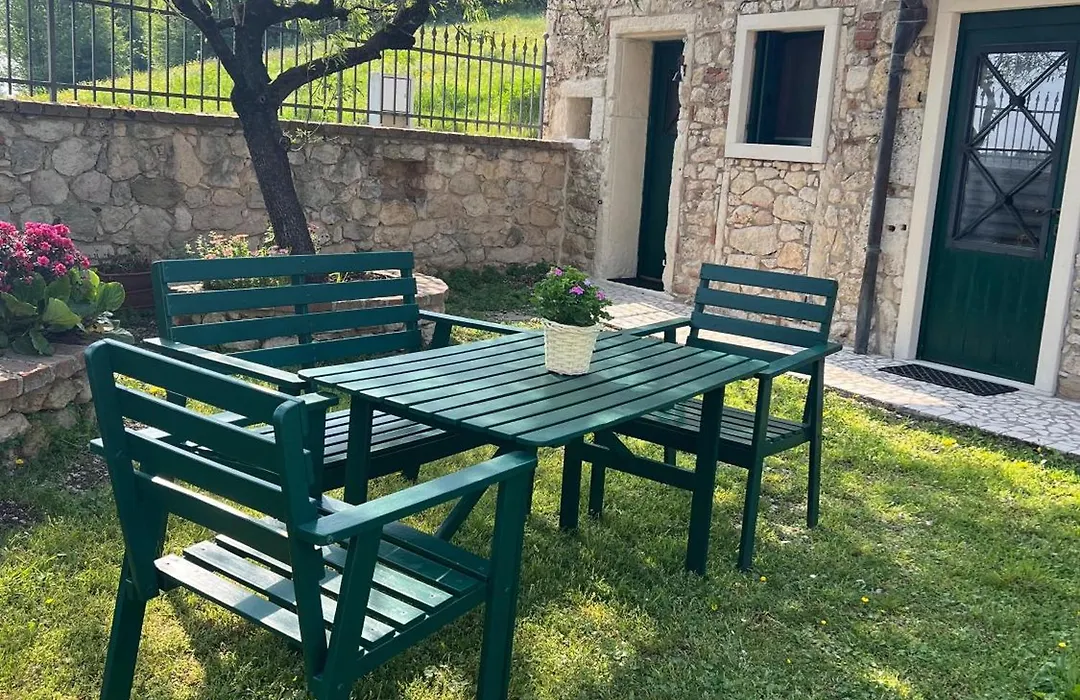 Agriturismo Monte degli Aromi-1